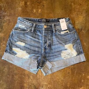 Hollister High Rise Mom Short 3”